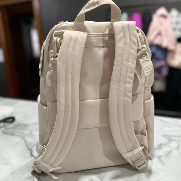 Itzy Ritzy Cream Diaper Bag - Picture 3 of 6